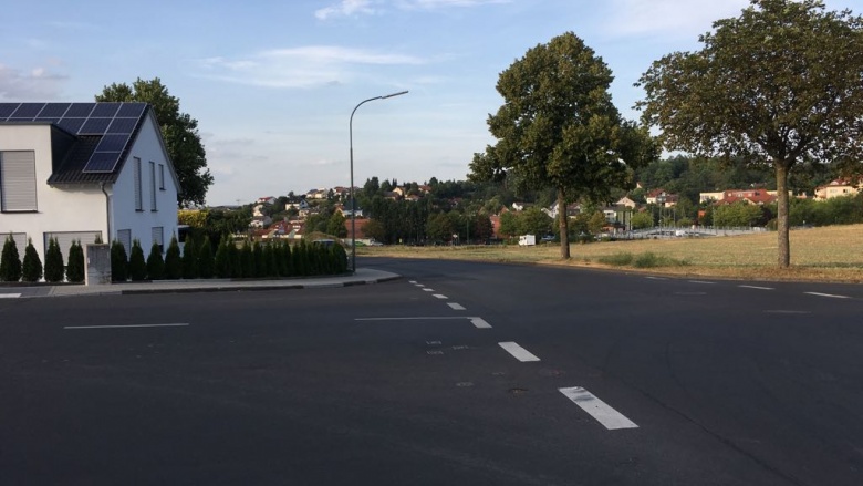 Die Kreuzung Eisenacher Straße/Dirloser Straße